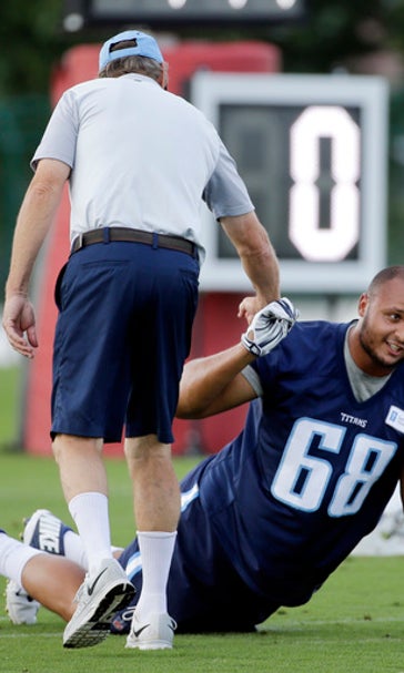Titans open minicamp with big thud from RB Derrick Henry